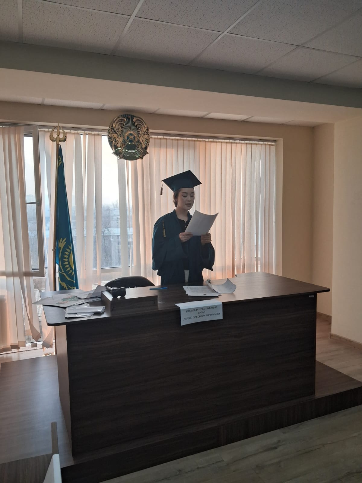 "Сот талқылауы: некені бұзу, балалардың тұрғылықты жерін анықтау, алимент өндіріп алу және бірлесіп сатып алынған мүлікті бөлу туралы талап бойынша"тақырыбындағы көрнекі сот процесі