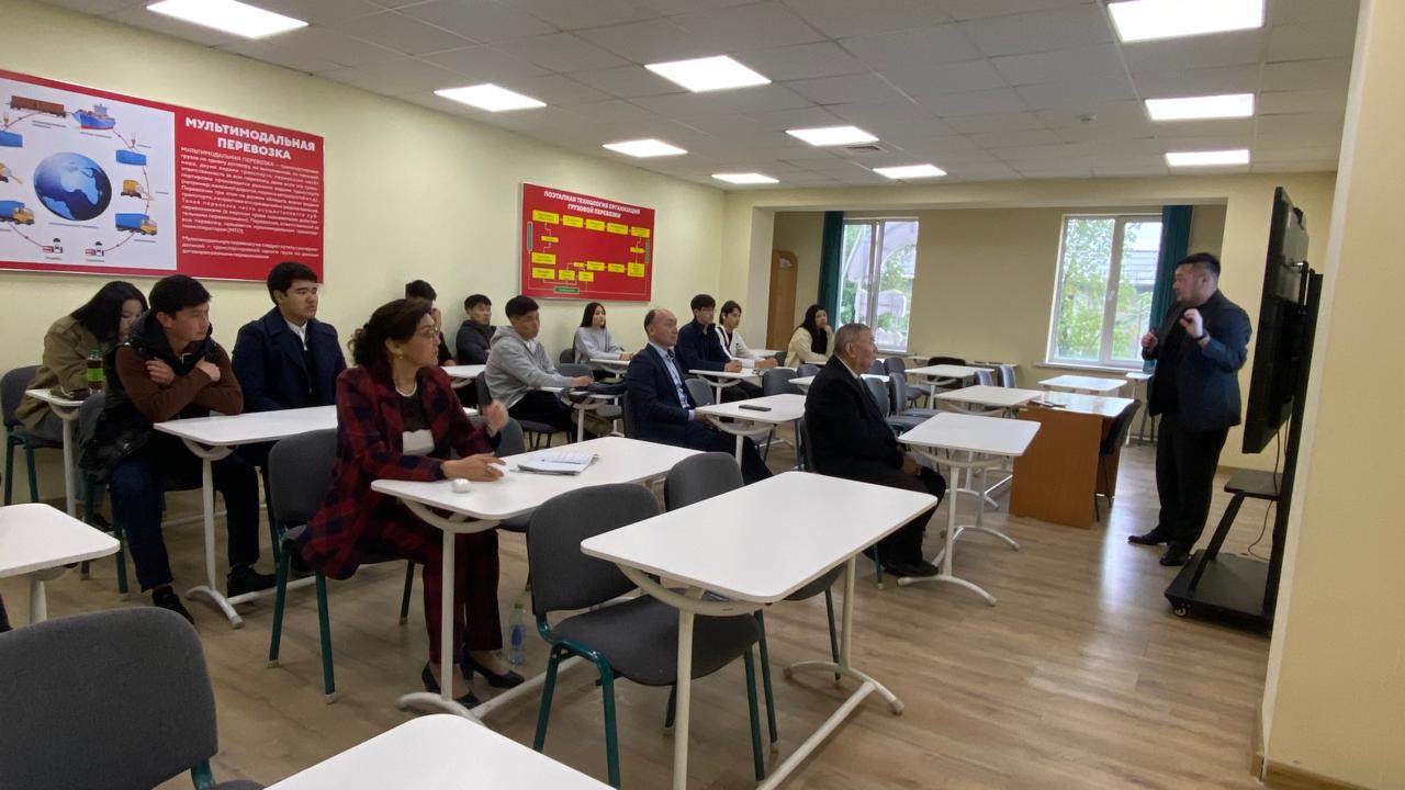 2026 жылдың 17 сәуірінде Q University «IT және қызметтер» академиялық мектебінде студенттердің кәсіби құзыреттілігін арттыру және заманауи цифрлық инженерлік шешімдермен таныстыру мақсатында қонақ дәріс ұйымдастырылды.
